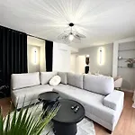 Igielna -100m From Old Town I Ac I Fast Wifi I Self Check-in Apartmán Vratislav