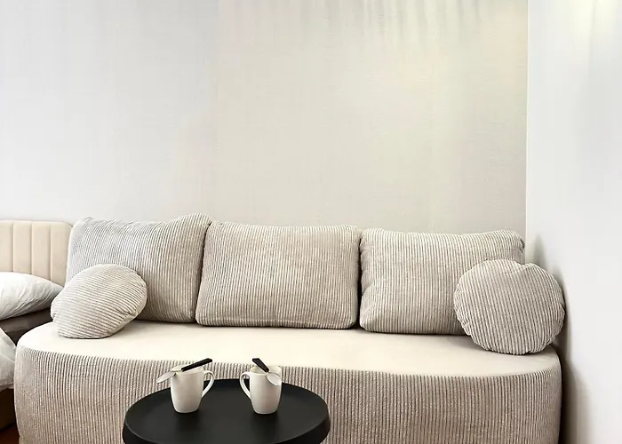 Igielna - 100m Main Square - Self Check-in *